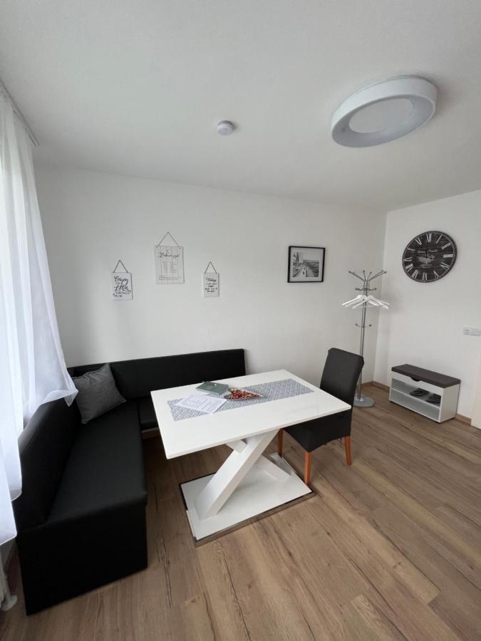 Apartment 2 Gaeste Schörfling Esterno foto